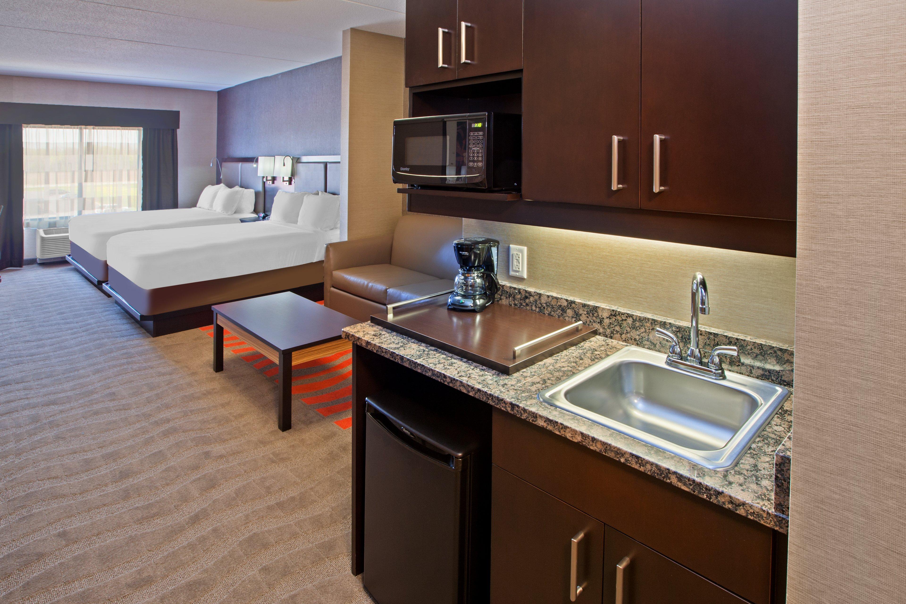 Holiday Inn Express & Suites Columbus/Edinburgh Exterior foto